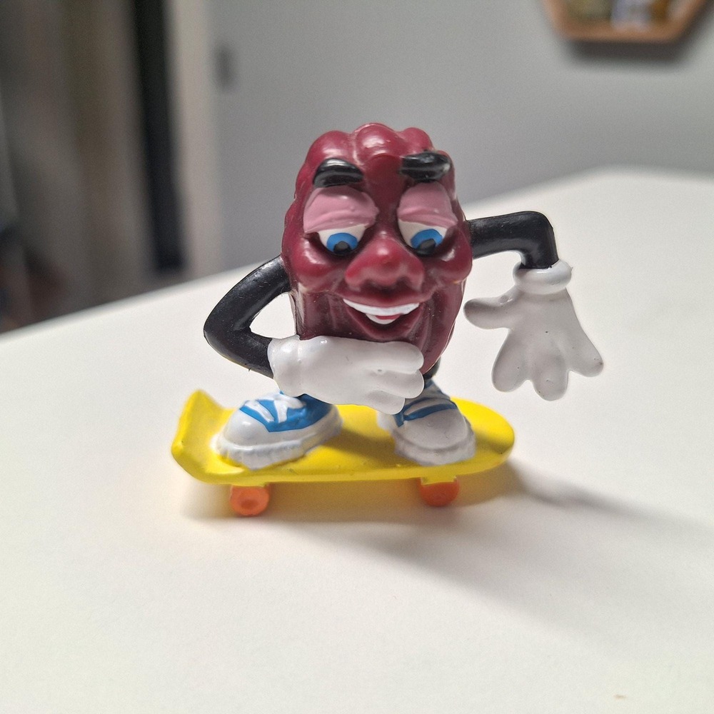 Applause‎ California Raisins Skater Figure 1988 Red Yellow Vintage Toy Board